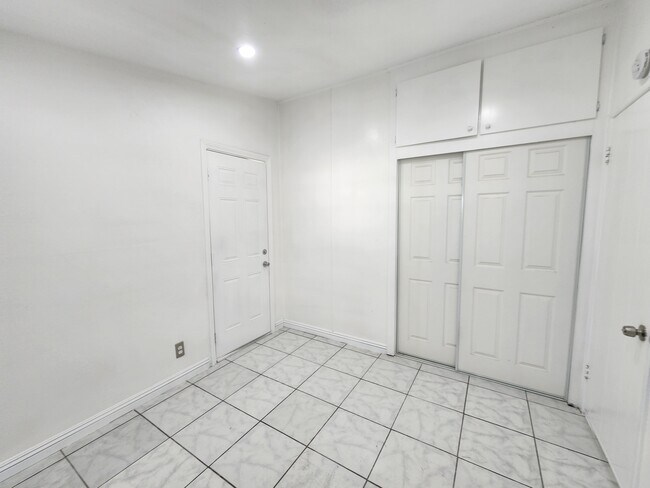 Dormitorio número 2 - 12402 Darnell St