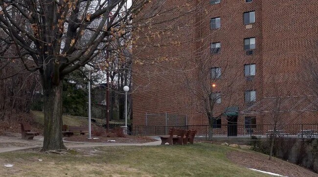 Foto del edificio - 75 East Ave