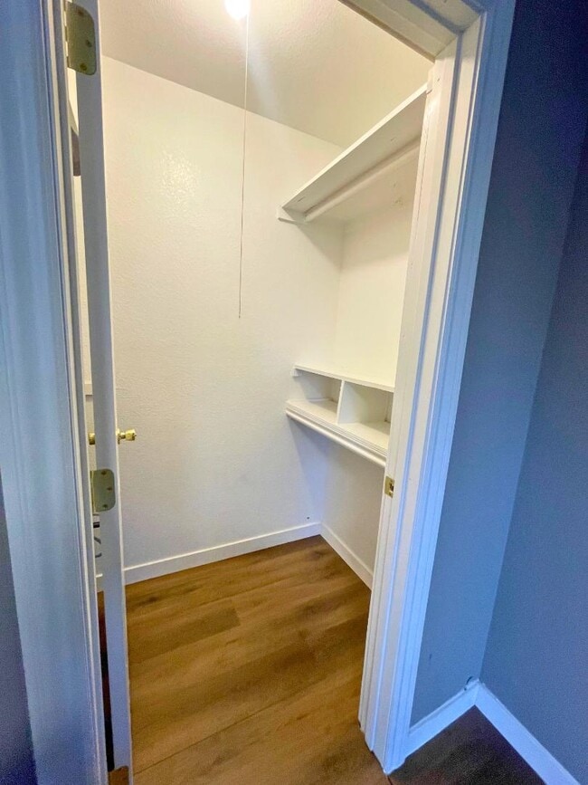 Building Photo - 2421 Country Club Blvd