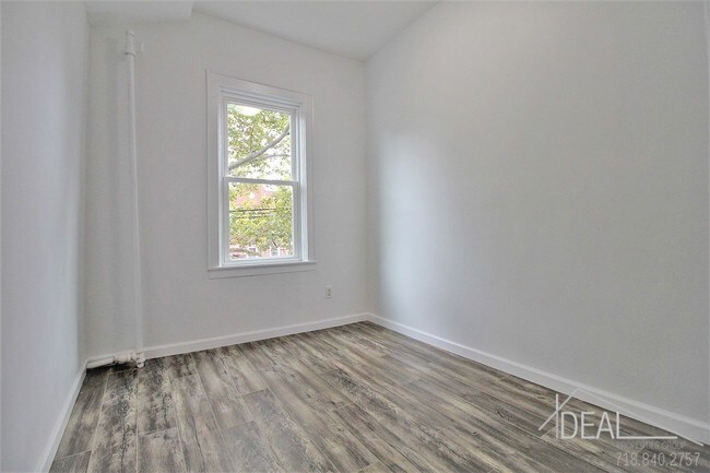 Building Photo - 429 RUTLAND ROAD #2BR