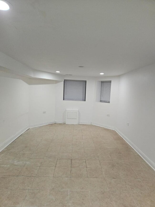 Foto del edificio - 42 N Parkside Ave