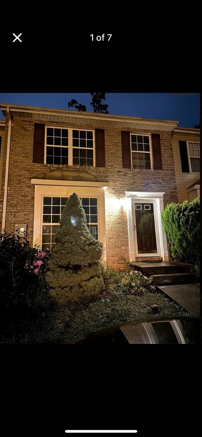 Building Photo - 651 Stonewall Dr
