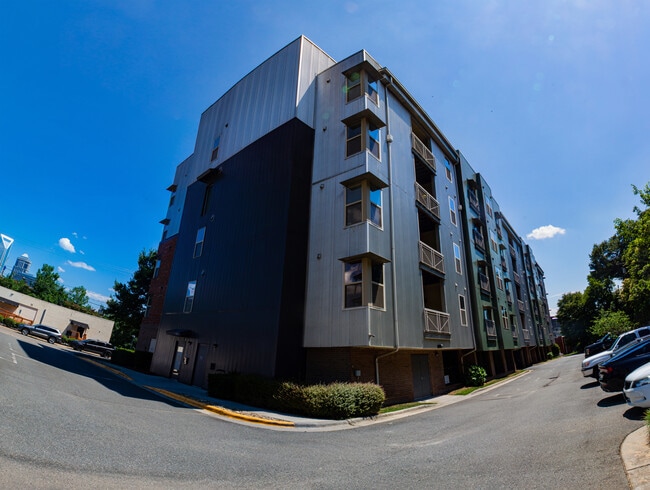 Building Photo - 630 Calvert St