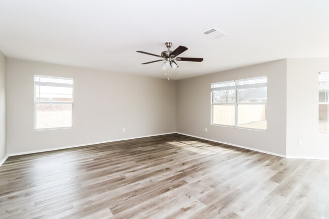 Building Photo - 9953 Legacy Dr