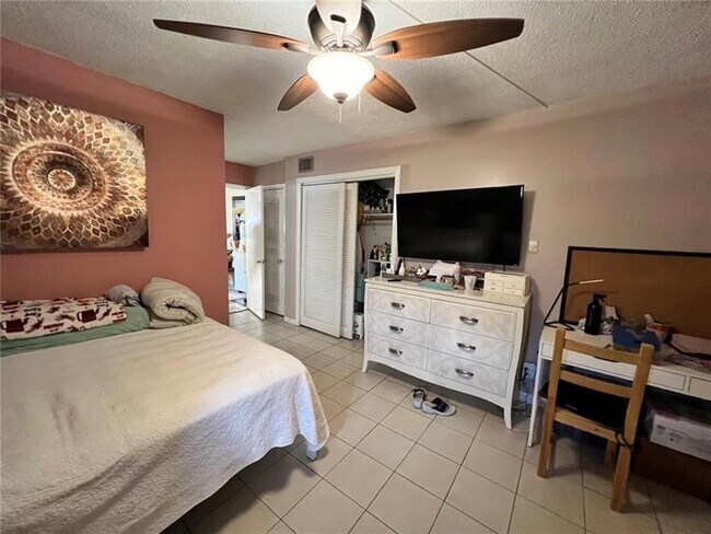 Foto del edificio - 7491 SW 10th Ct