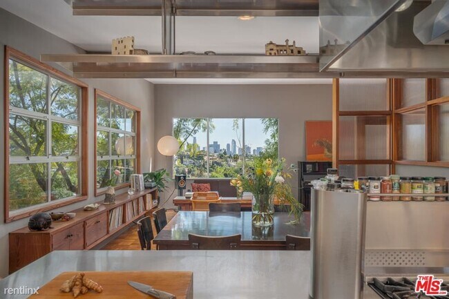 Foto del edificio - 3 br, 2 bath House - 3064 Castle St