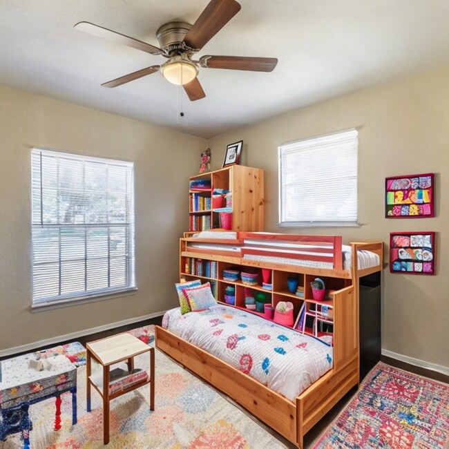 Building Photo - 205 Lux Dr