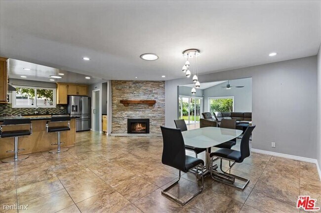 Foto del edificio - 4 br, 3 bath House - 6666A Neddy Ave