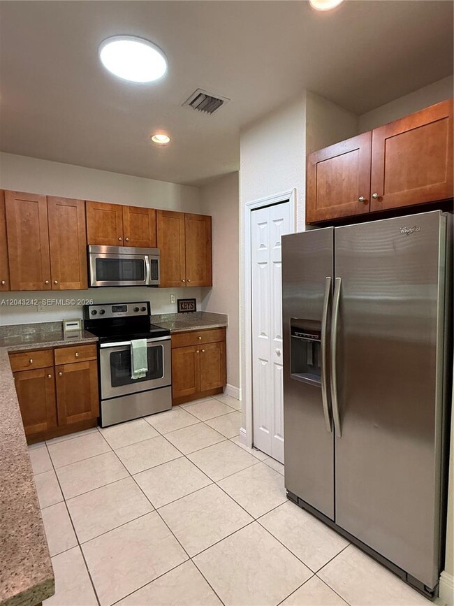 Foto del edificio - 9762 NW 8th St
