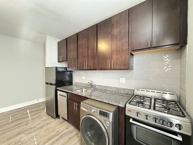 Foto del edificio - 533 W Belden Ave