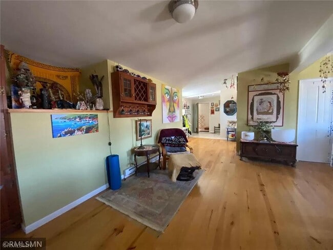 Building Photo - 206 2nd Ave