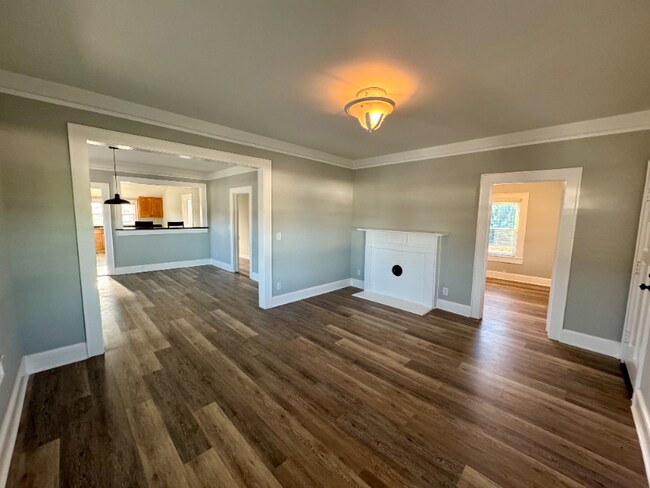 Foto del edificio - 2811 Locust Hill Rd