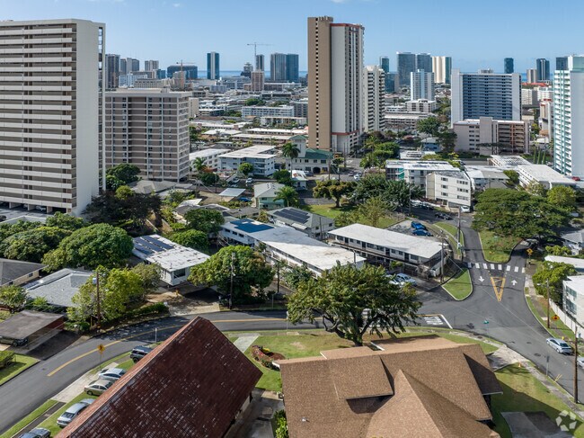 Foto aérea - 1651 Mott-Smith Dr