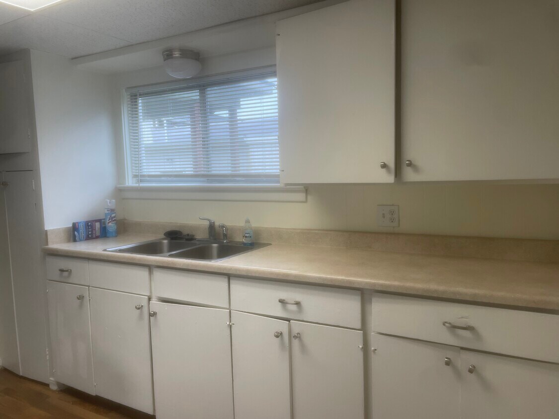 514 W Main St Unit 3, Elma, WA 98541 Apartments in Elma, WA