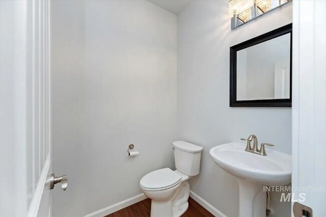 Foto del edificio - 4372 N Five Mile Rd