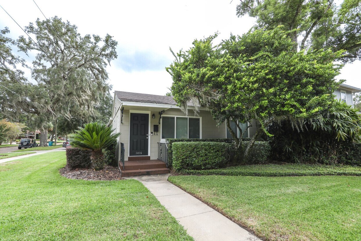 Foto principal - 1416 E Washington St