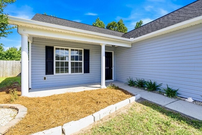 Foto del edificio - 215 Gardenview Ct NE