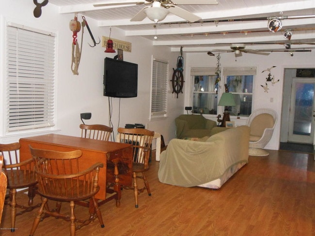 Building Photo - 145 Boardwalk