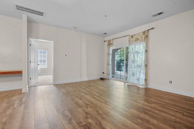 Foto del edificio - 8501 Burnham Ln