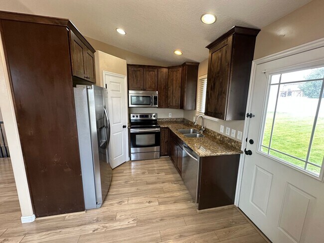 Foto del edificio - Great Family Home in Excellent West Jordan...