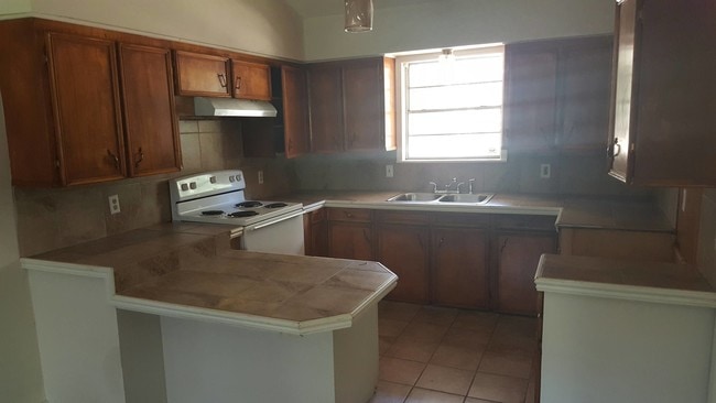 Photo - 4620 Tennyson St House