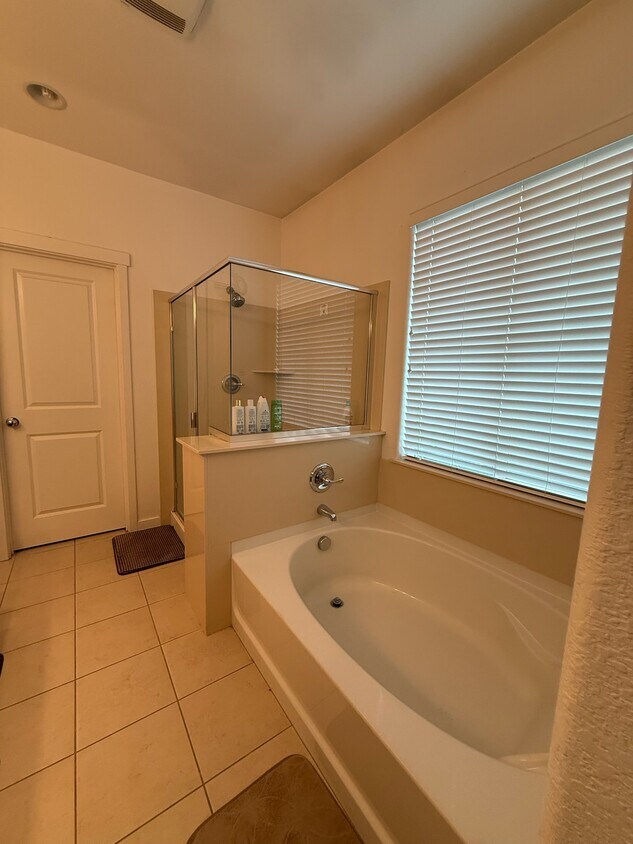 Foto del edificio - 18288 Dalton Dr