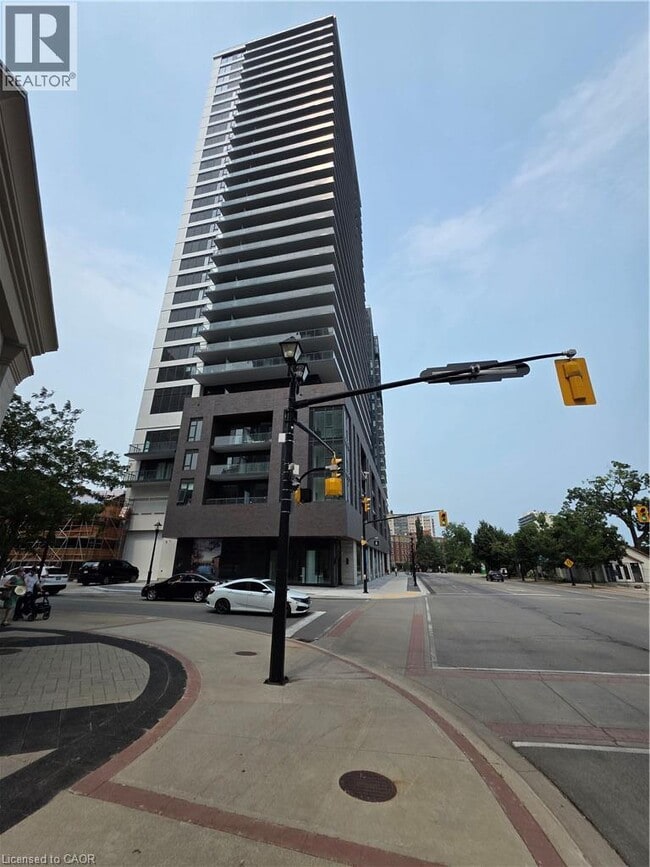 Building Photo - 2075 Lakeshore Rd.