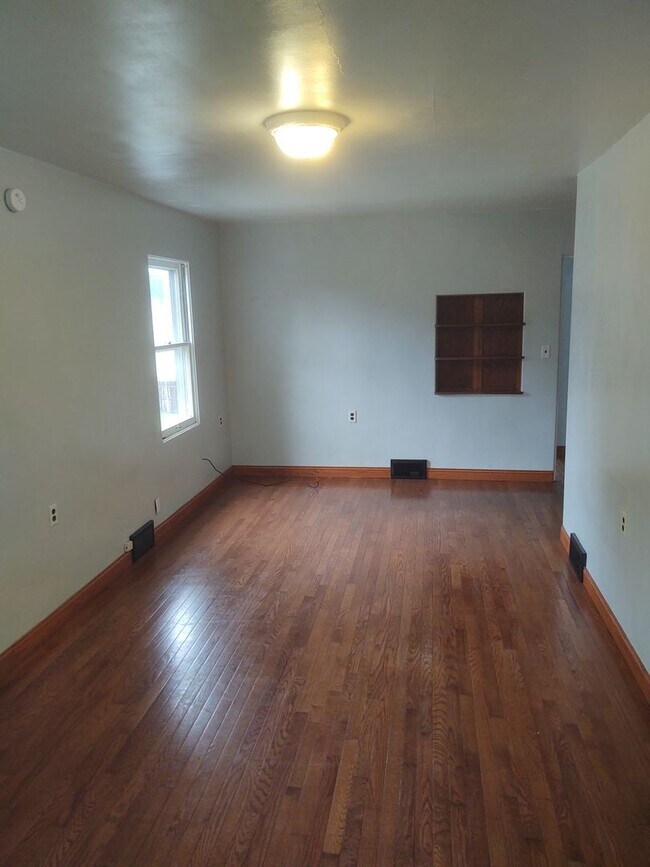 Foto del edificio - 3221 18th Ave