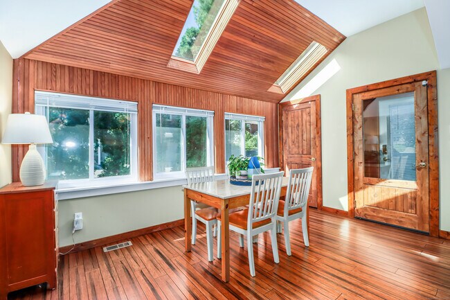 Foto del edificio - 5 Birch Ln