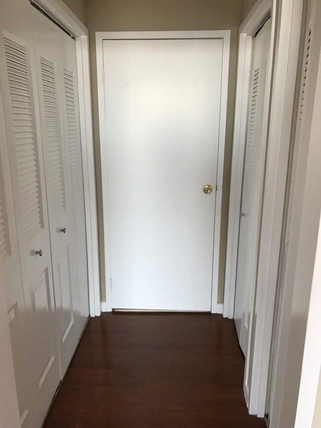 Building Photo - 1040 Harmon Cove Tower