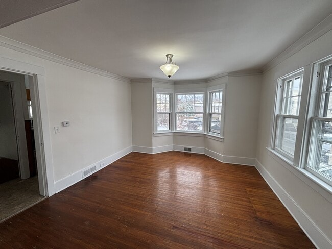 Building Photo - 72 Martinot Ave