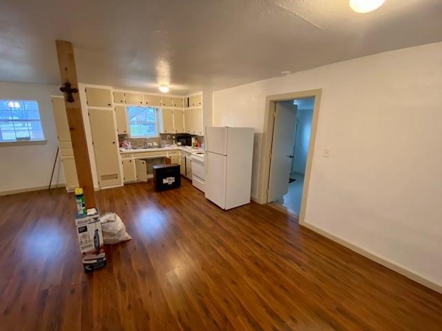 Building Photo - 4852 Ben Day Murrin Rd