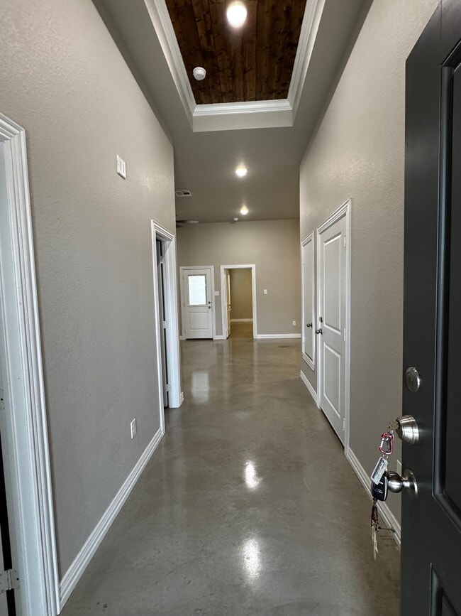 Building Photo - 2423 Briar Hollow Dr