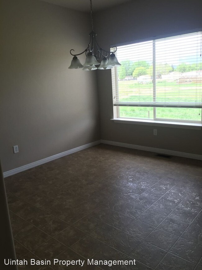 Building Photo - 1657 W 300 S