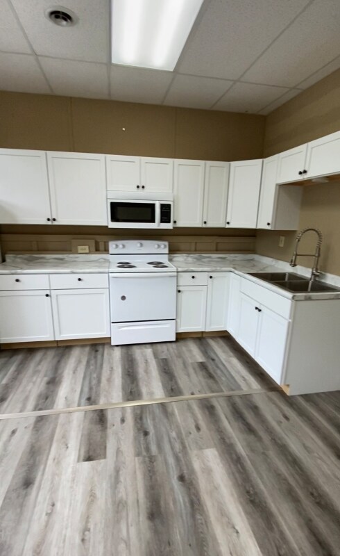Primary Photo - 122 1/2 E Morrison St