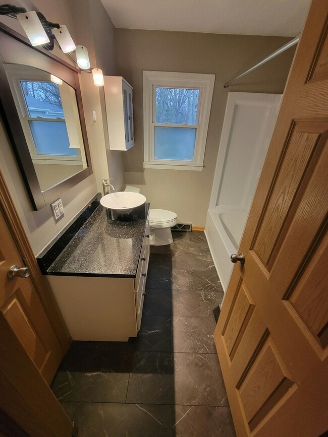 Building Photo - 3226 Eileen Dr