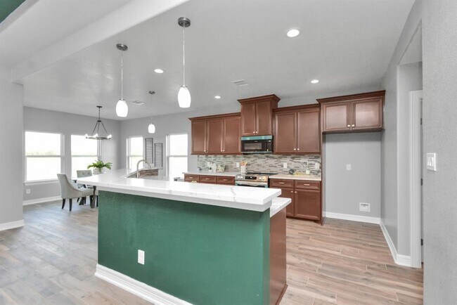 Foto del edificio - 207 Cripple Creek Ln