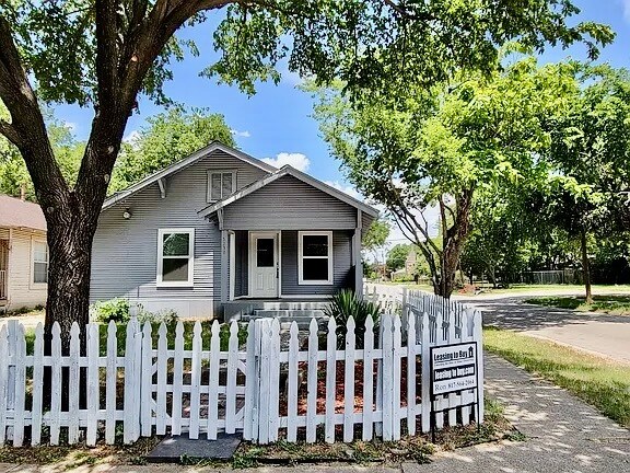 Building Photo - 5237 Garland Ave