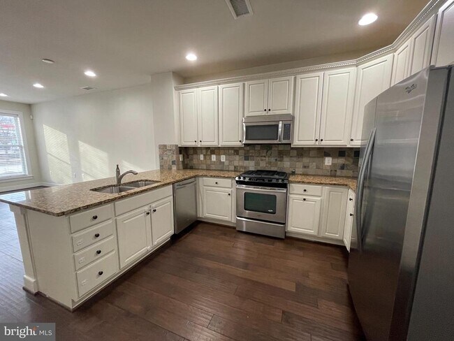 Foto del edificio - 2315 Richmond Hwy