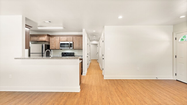Foto del edificio - 41310 Brown Rd