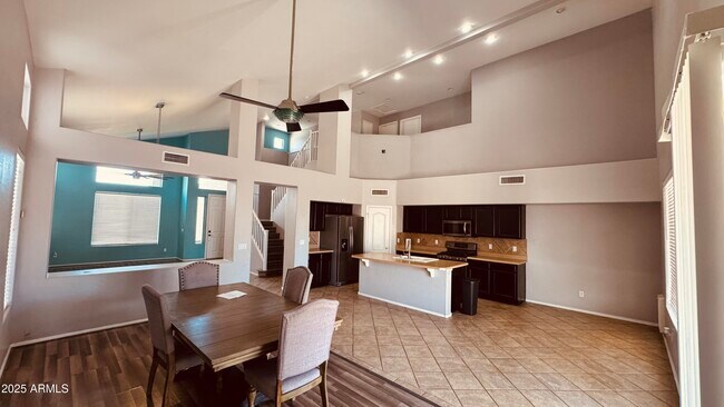 Foto del edificio - 3439 N 126th Dr