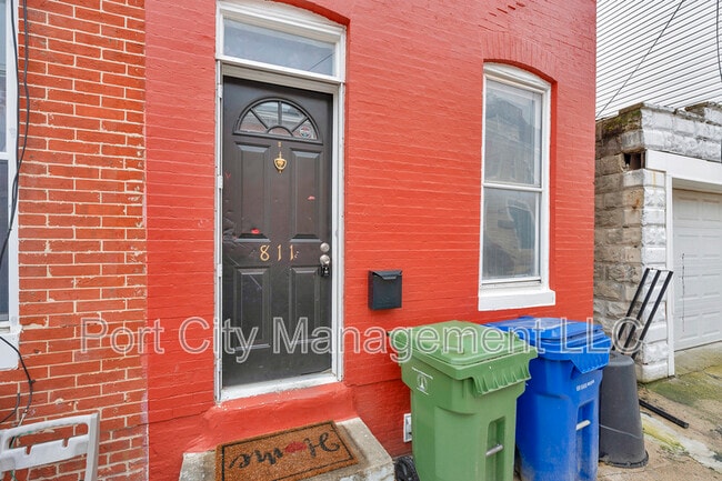 Building Photo - 811 Mangold St