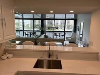 Foto del edificio - 2687 N Ocean Blvd