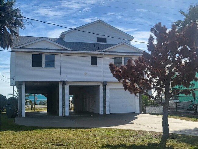 Building Photo - 21902 Termini-San Luis Pass Rd