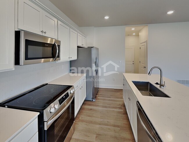 Foto del edificio - 1004 Heritage Blvd