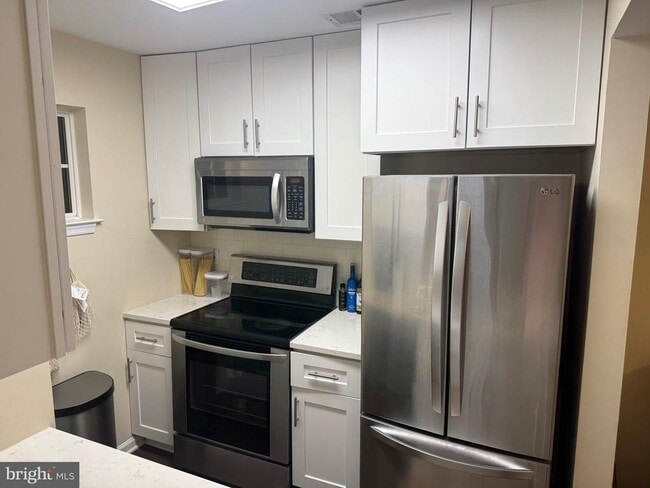 Building Photo - 4126 Timber Log Way