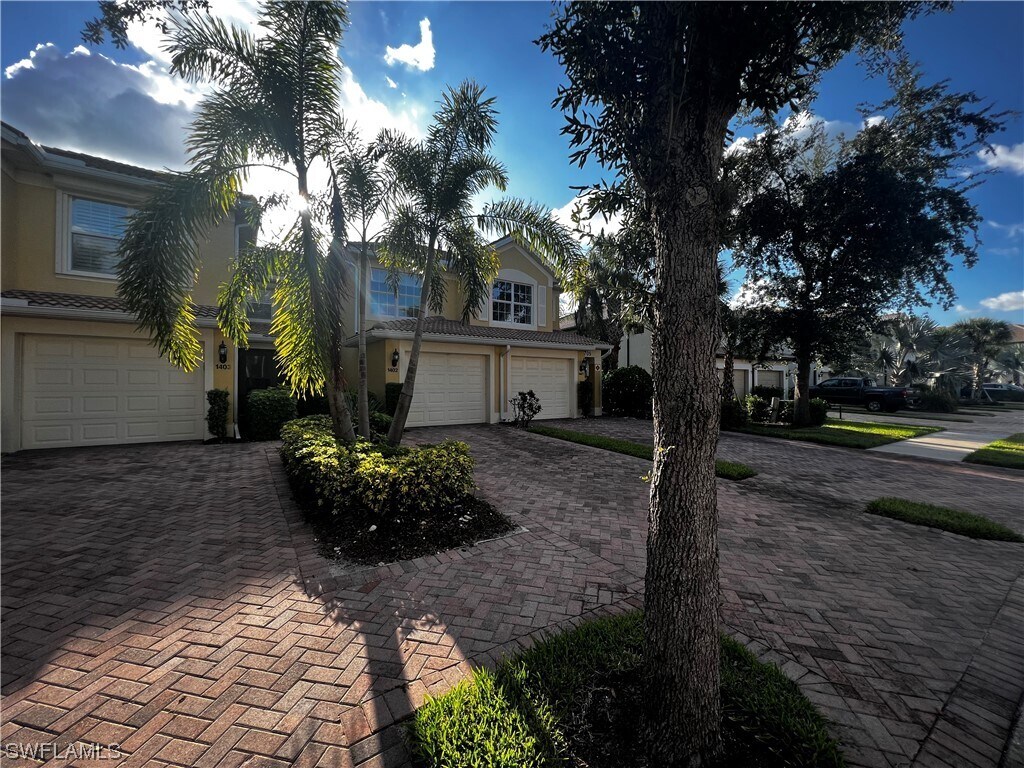 Foto principal - 5705 Mayflower Way