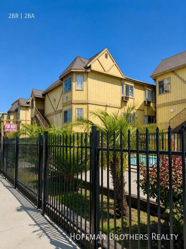 Building Photo - 15552 Nordhoff St