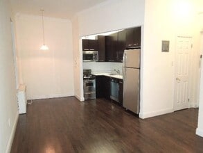 Building Photo - 76 W 85th St