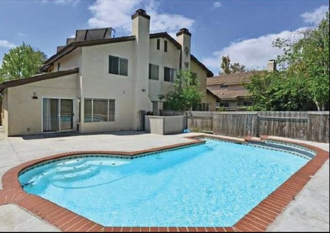 Building Photo - 9524 High Park Ln